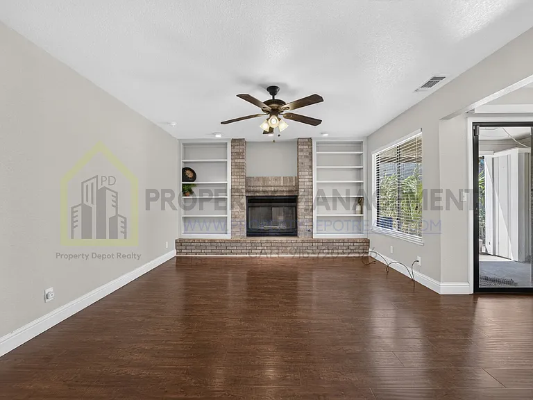 8779 Brittany Park Dr — Photo 23