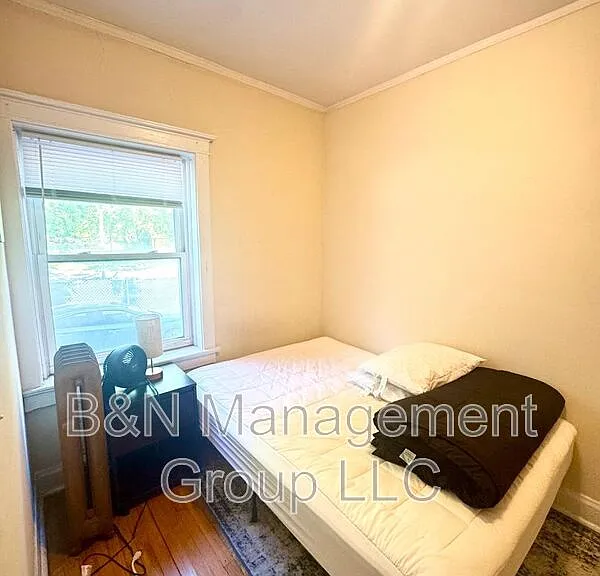 1063 W Dakin St #1 — Photo 10