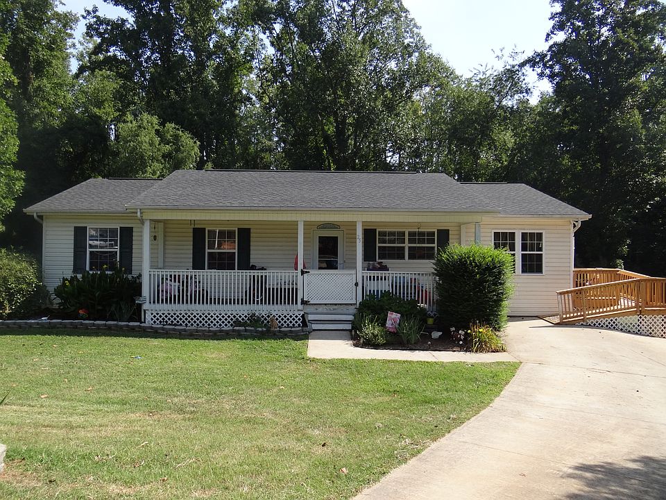 1st image of 25 Forest Hill Ct