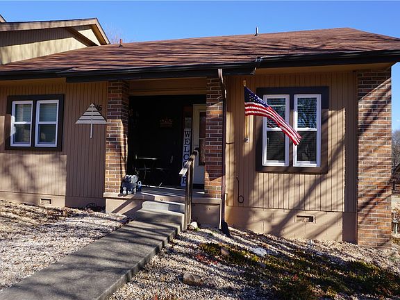3rd image of 16 Walter Dr