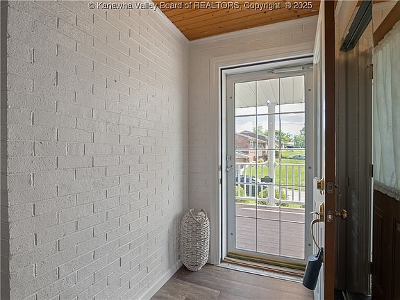 5th image of 203 Melrose Dr