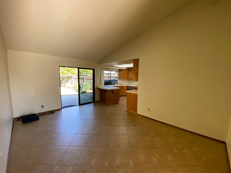 1817 Klamath River Dr — Photo 10