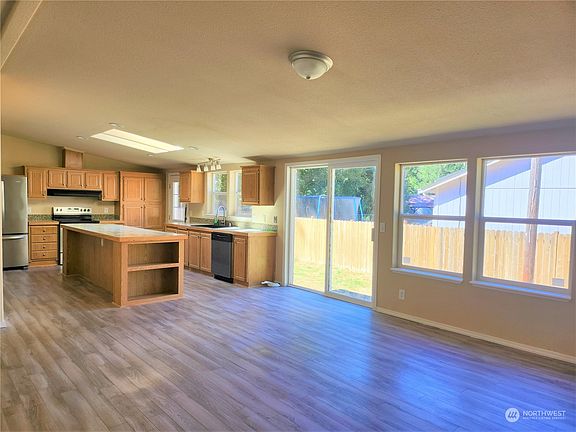 4th image of 271 E Timberlake Drive