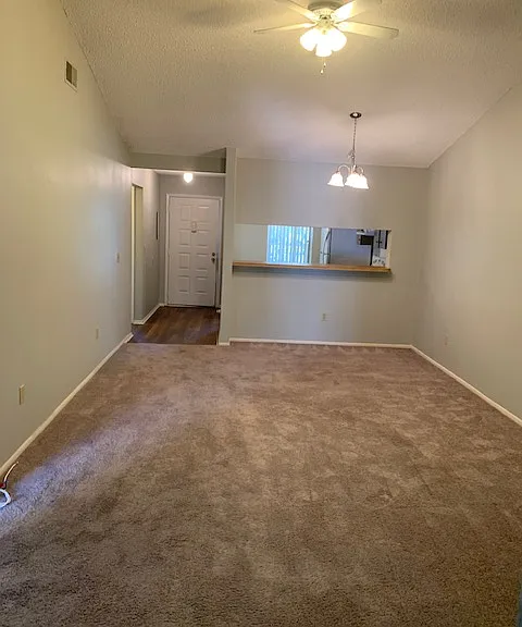 285 Rogers Ct — Photo 5