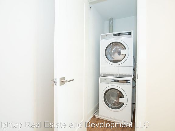 2nd image of 4534-36 Spruce St #B-3