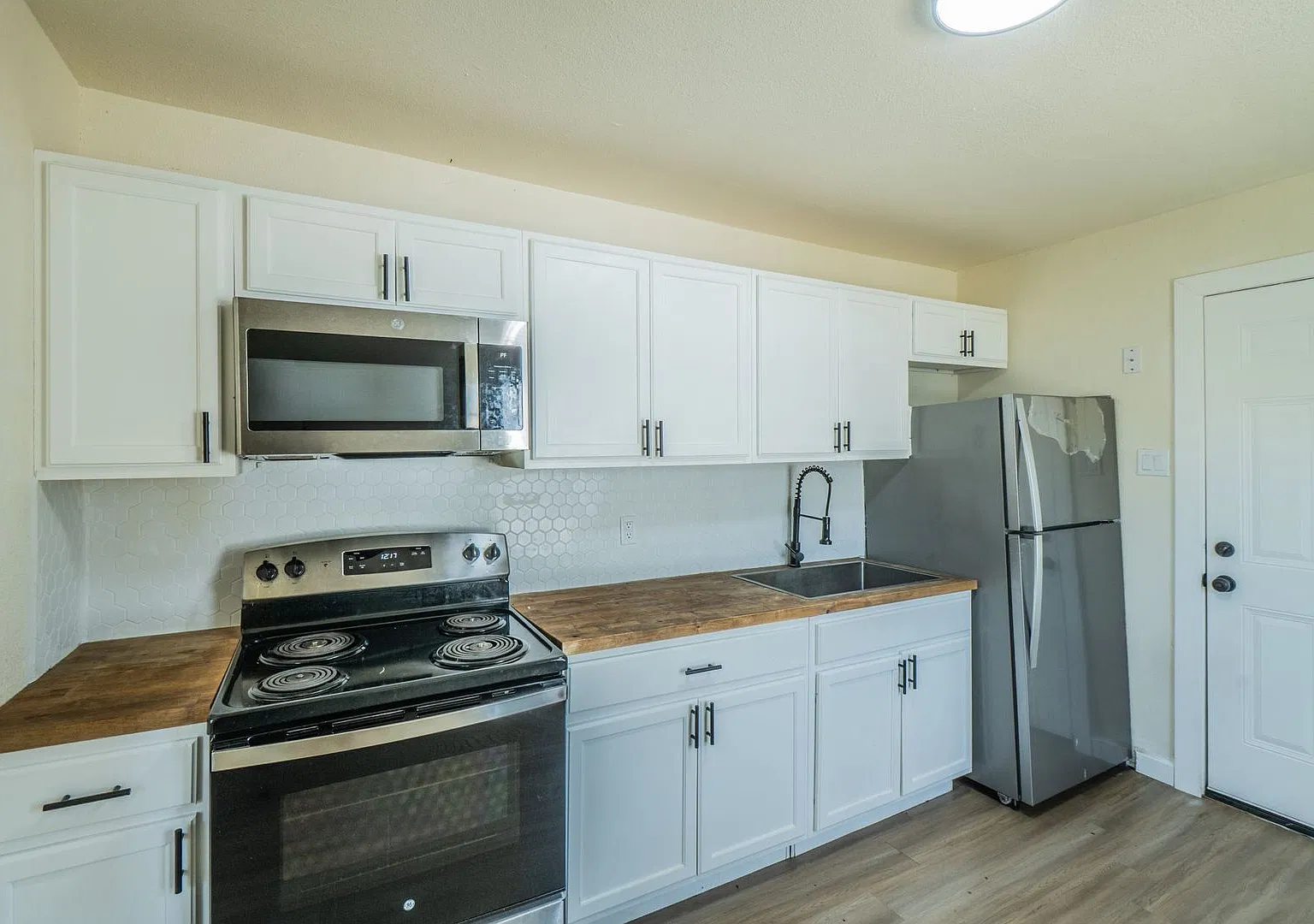 2117 French Ave — Photo 4