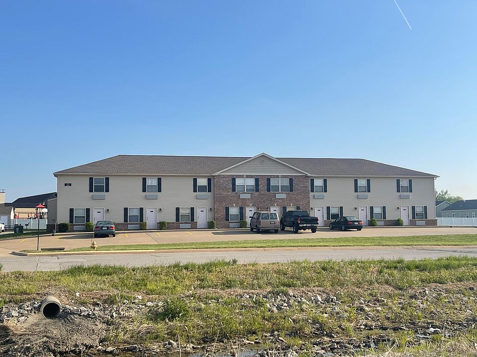 2nd image of 143 Falcon Ln