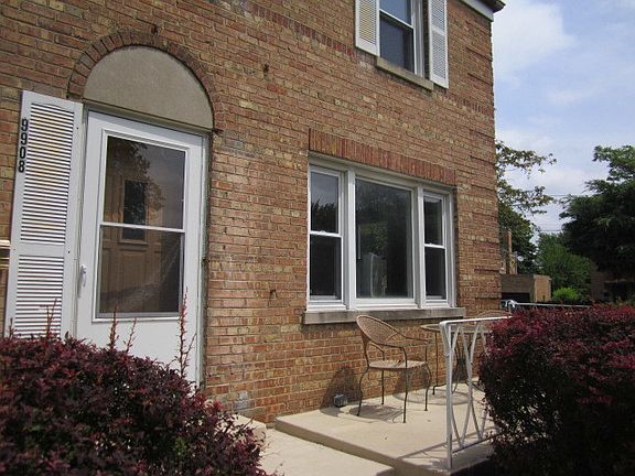 4th image of 9908 Herrick Ave