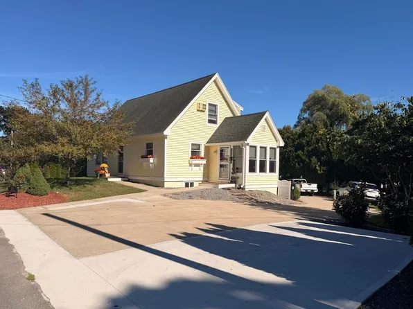 170 Main St, Groveland, MA 01834