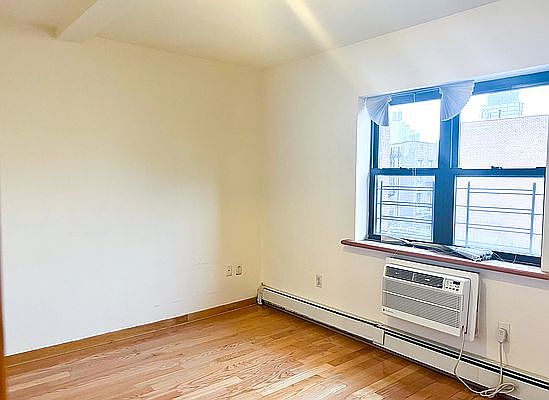3rd image of 294 Broome St #6F