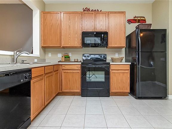 4th image of 5084 Hawkstone Dr