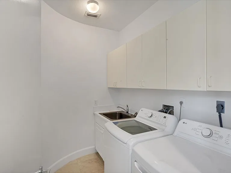 5801 Gulf Of Mexico Dr — Photo 39