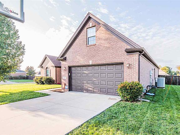 2nd image of 418 Kempton Ln