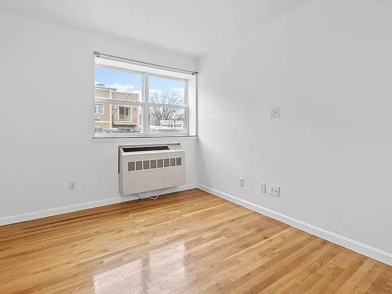 25-82 37th St #3C — Photo 8