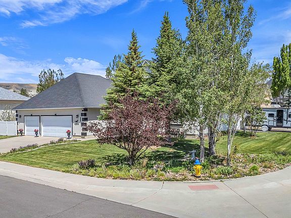 3rd image of 2507 Cripple Creek Dr