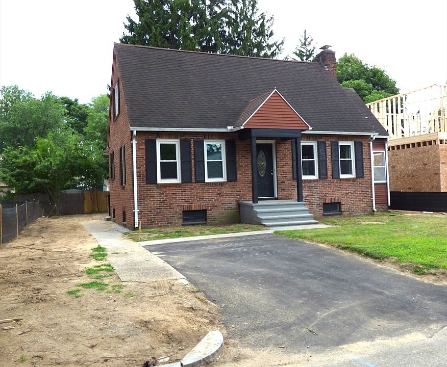 1st image of 21 Wrona St