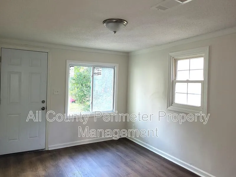 Building Photo - 3716 Piedmont Dr