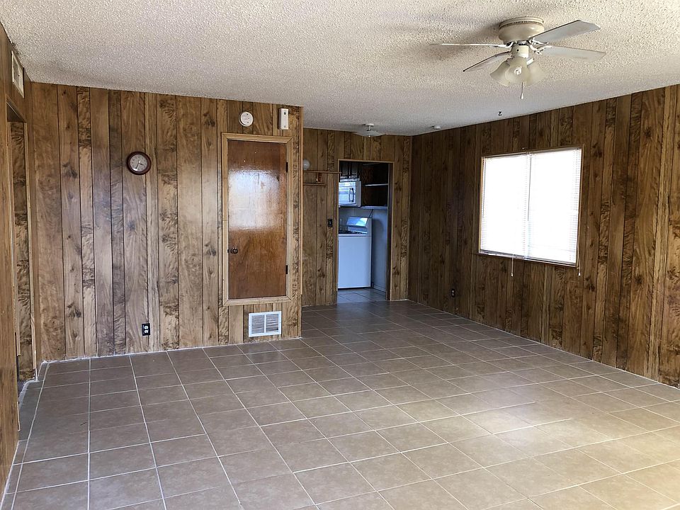 2nd image of 605 Rose St