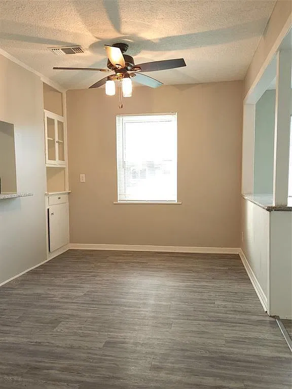 3 bed, 1719 sqft, $1,799 — Photo 4