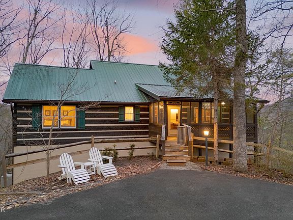 2nd image of 2616 Sunset Cir
