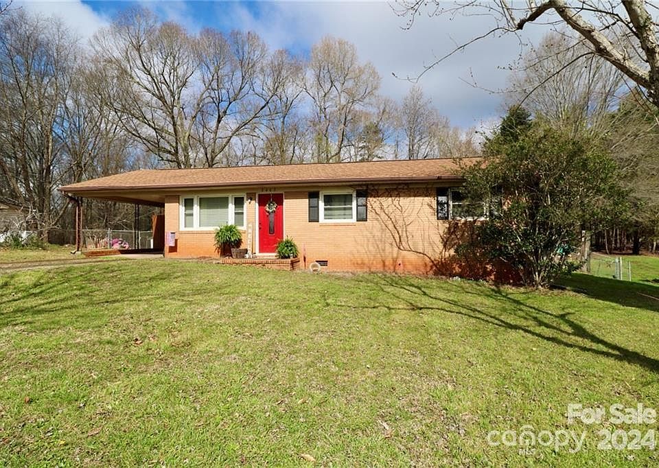 1st image of 2402 Maplewood Dr