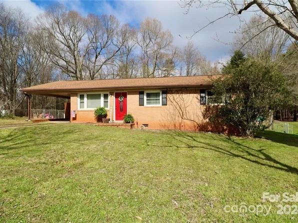 2402 Maplewood Dr, Gastonia, NC 28052