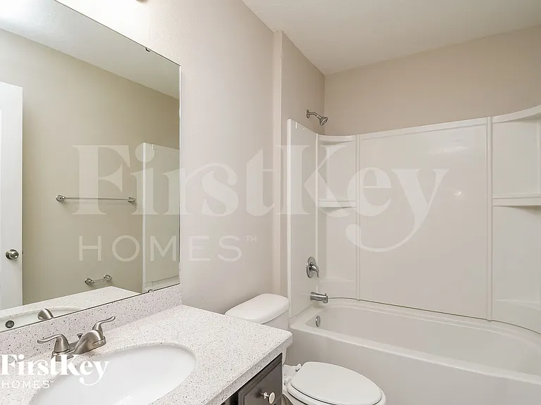 1044 Mayfair Creek Ct — Photo 13