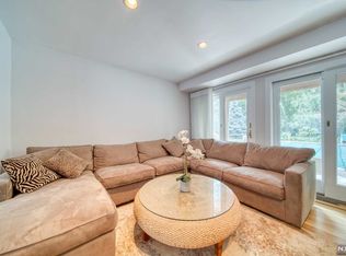 62 Taylor Dr, Closter, NJ 07624