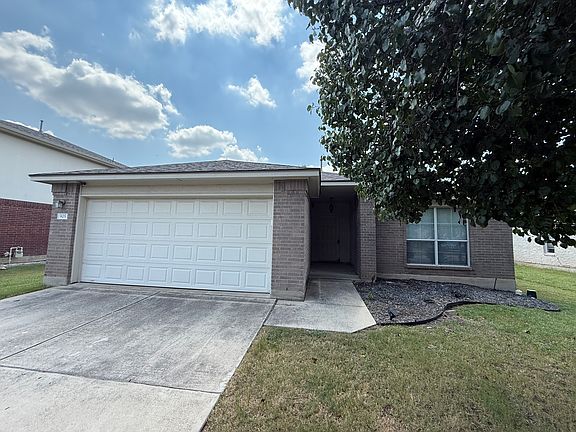 2nd image of 905 Remington Dr