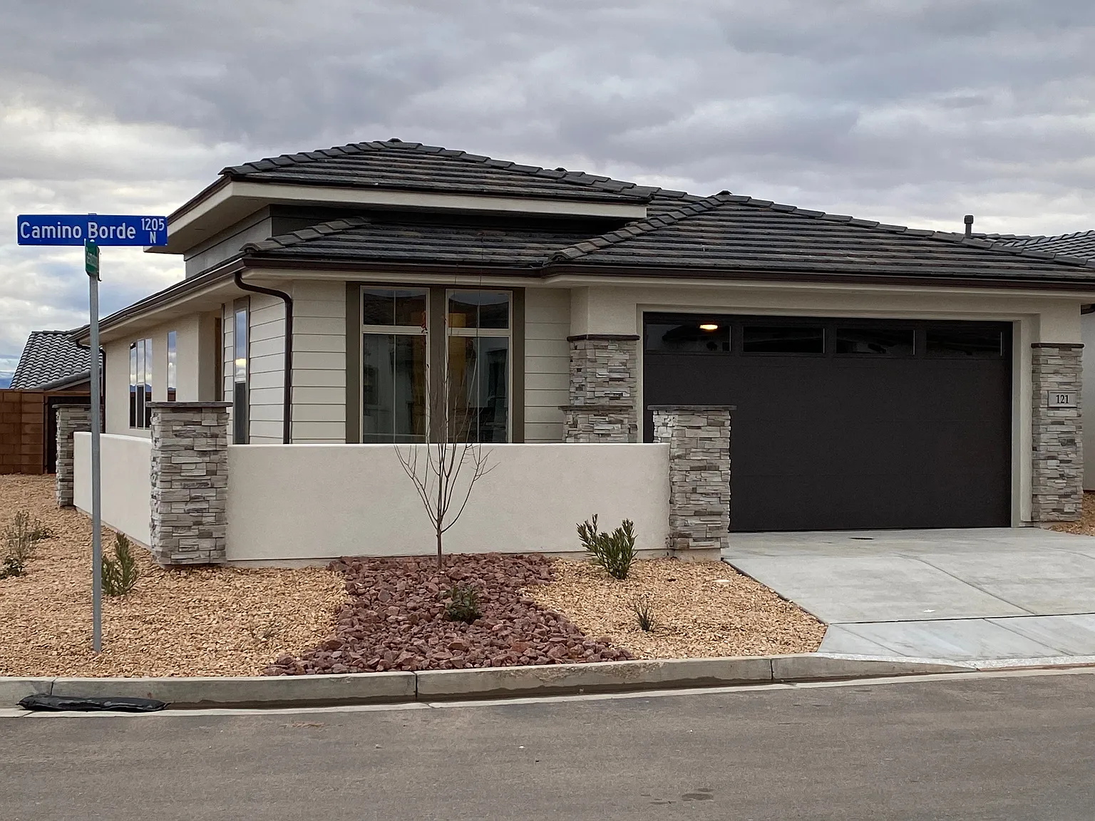 3 bed, 1345 sqft, $2,300 — Photo 1