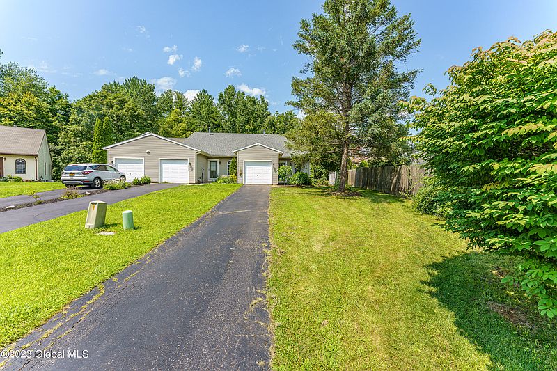 2nd image of 7500 Antoinette Court