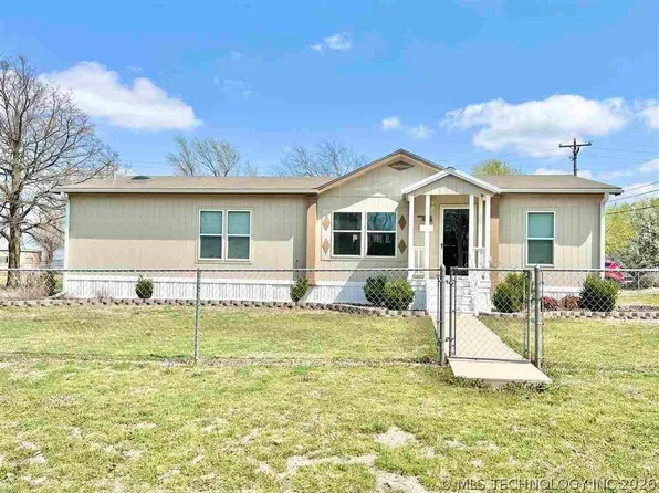 422 S Grand Ave, Drumright, OK 74030