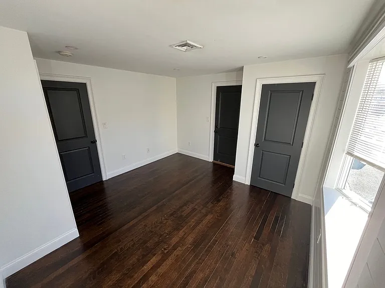 39 Endicott St — Photo 6