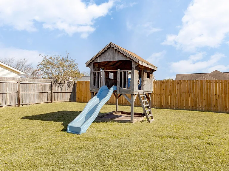225 Stirling Bridge Dr — Photo 60