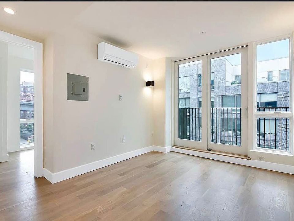 1st image of 440 Wythe Ave APT 5A
