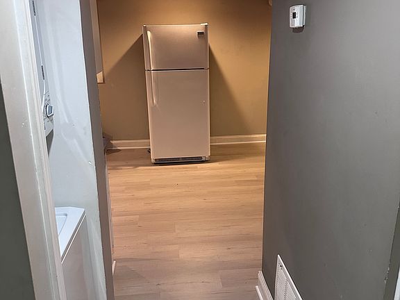 5th image of 8305 Greenwood Ave APT B
