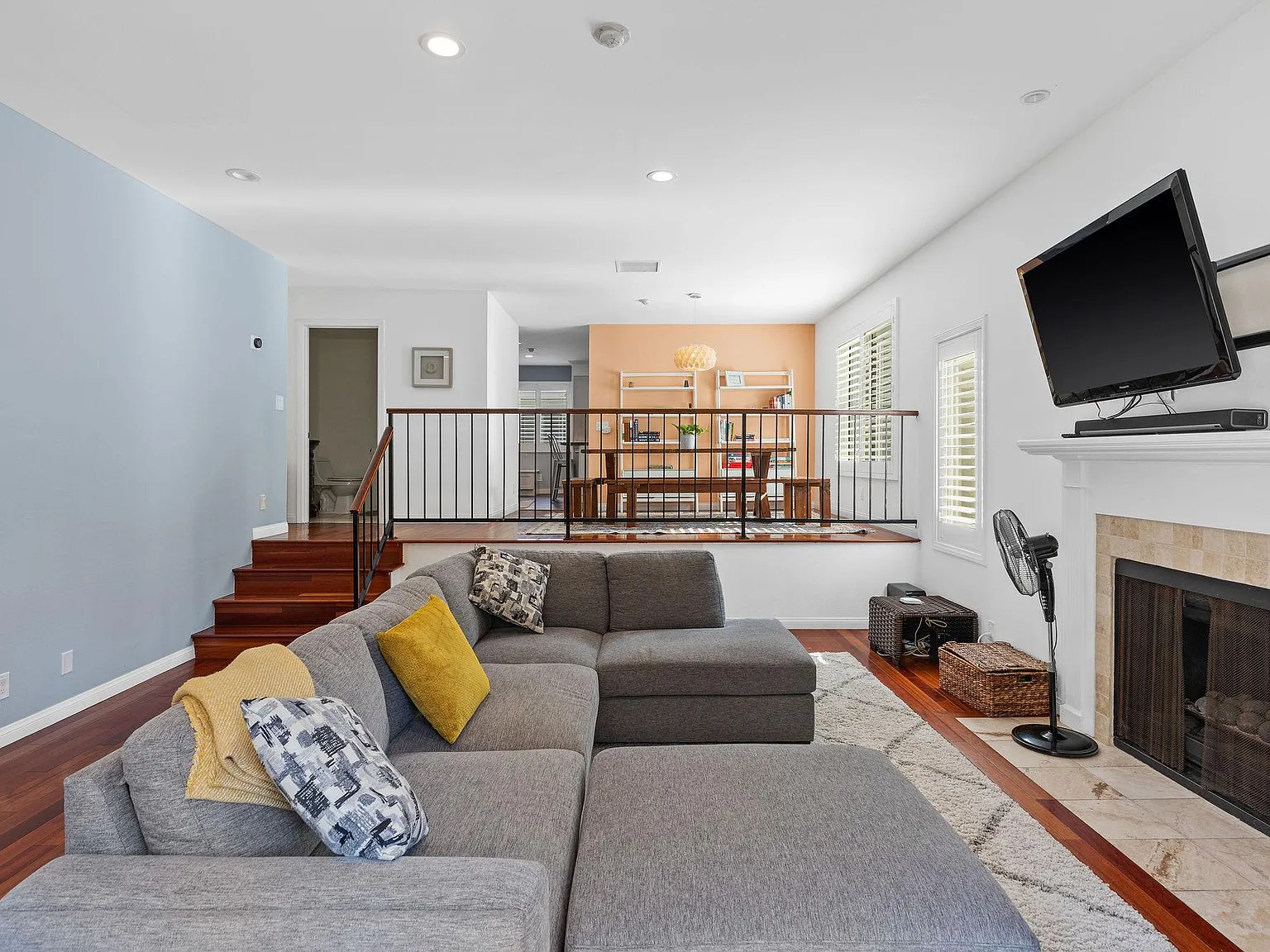 3 bed, 2.5 bath, 1900 sqft, $7,150 — Photo 4