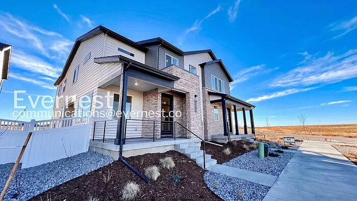 3 bed, 2.5 bath, 1700 sqft, $2,845 — Photo 2