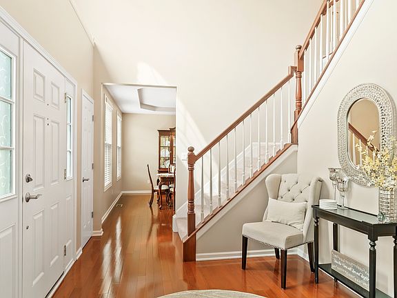 4th image of 7549 Maplewood Dr