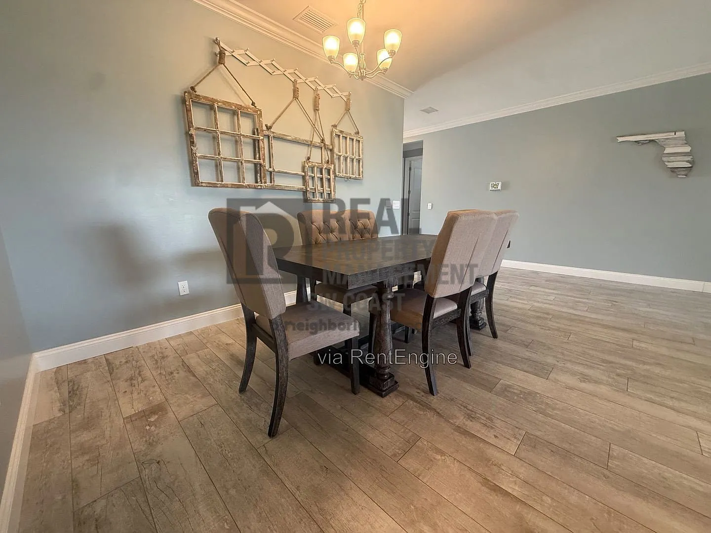 4 bed, 3.0 bath, 2361 sqft, $2,500 — Photo 4