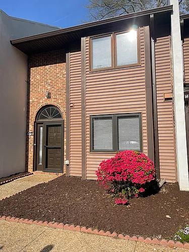 163 Windsor Castle Dr #B Photo 1
