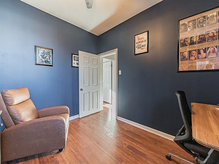 1327 S 9th St — Photo 22