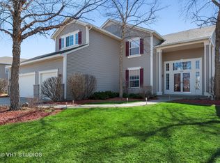 2341 Fieldcrest Dr, Mundelein, IL