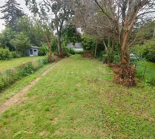 473 McEwan Ave — Photo 7