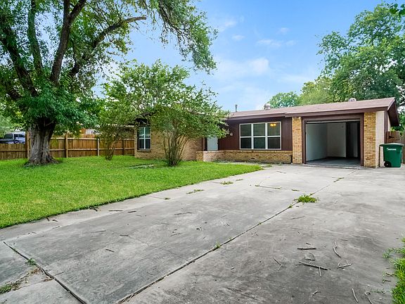 3rd image of 526 Radiance Ave