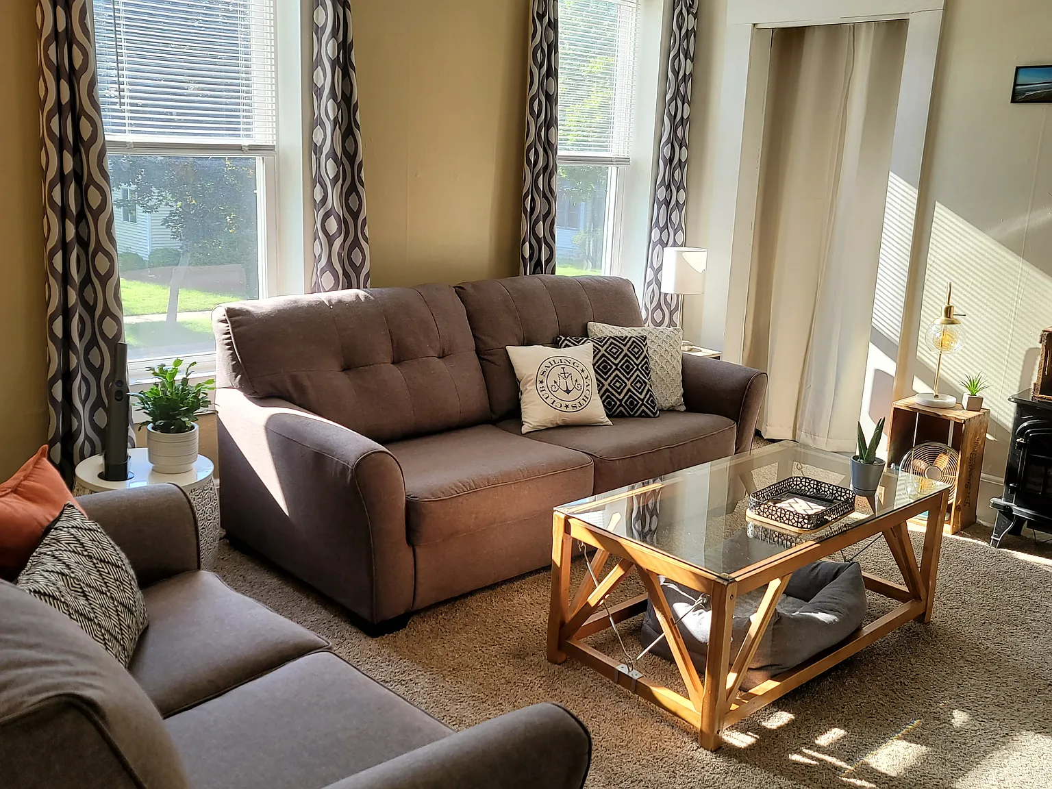 2BR | 1 BA All Utilities Included! — Photo 2