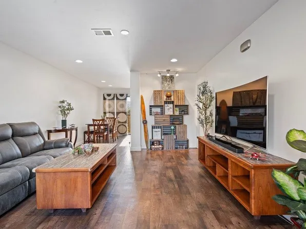 801 Nash Rd Unit B10, Hollister, CA 95023