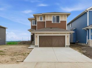 213 W Clearview Ct, Chestermere, AB T1X3A7