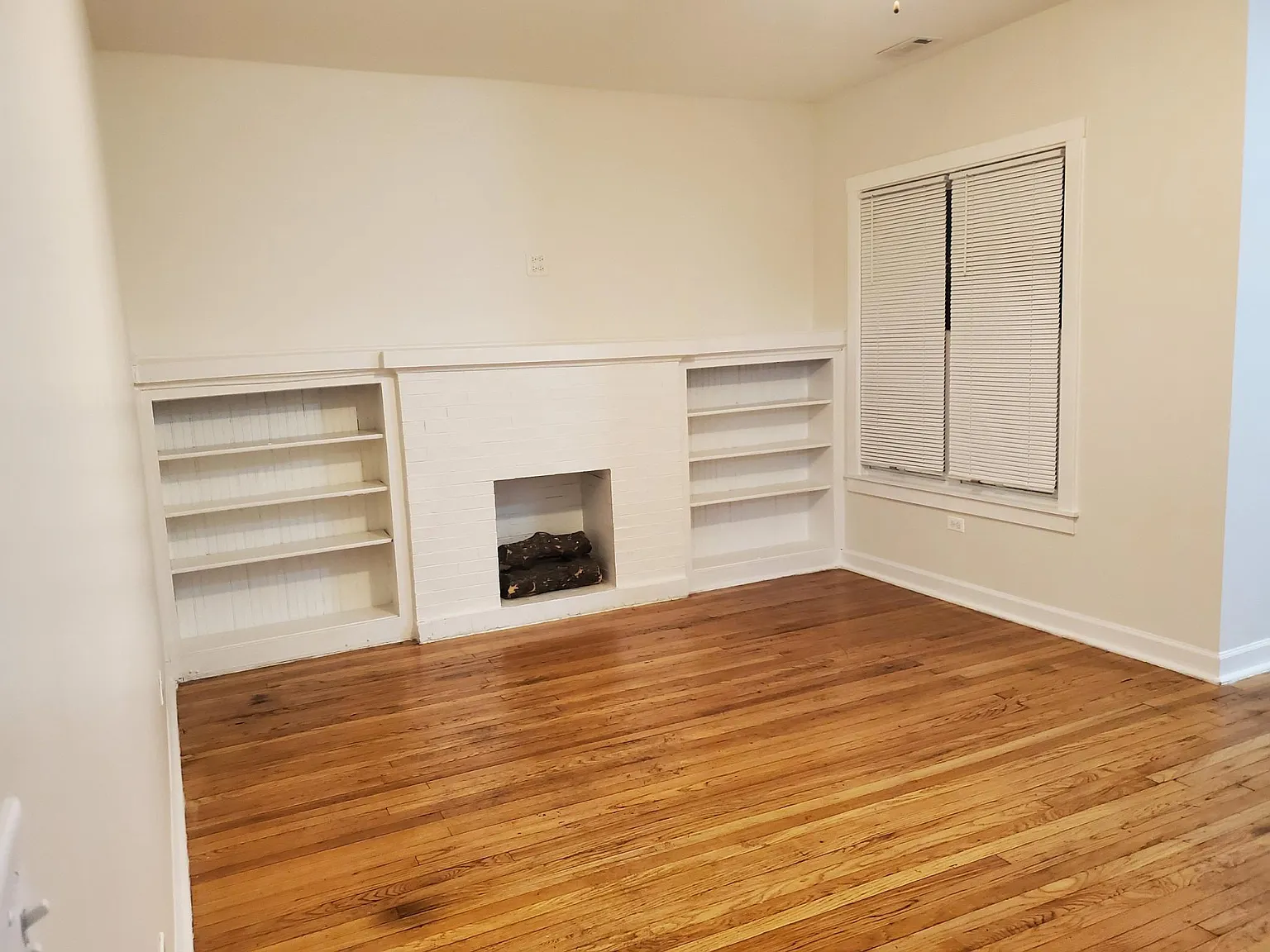 114 N Hamlin Ave. — Photo 4