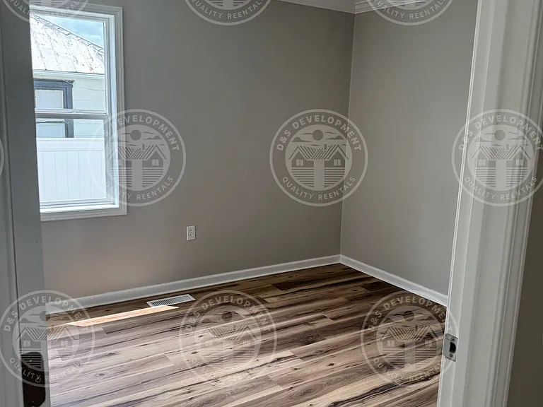 2435 Lincoln Ave #6 — Photo 8